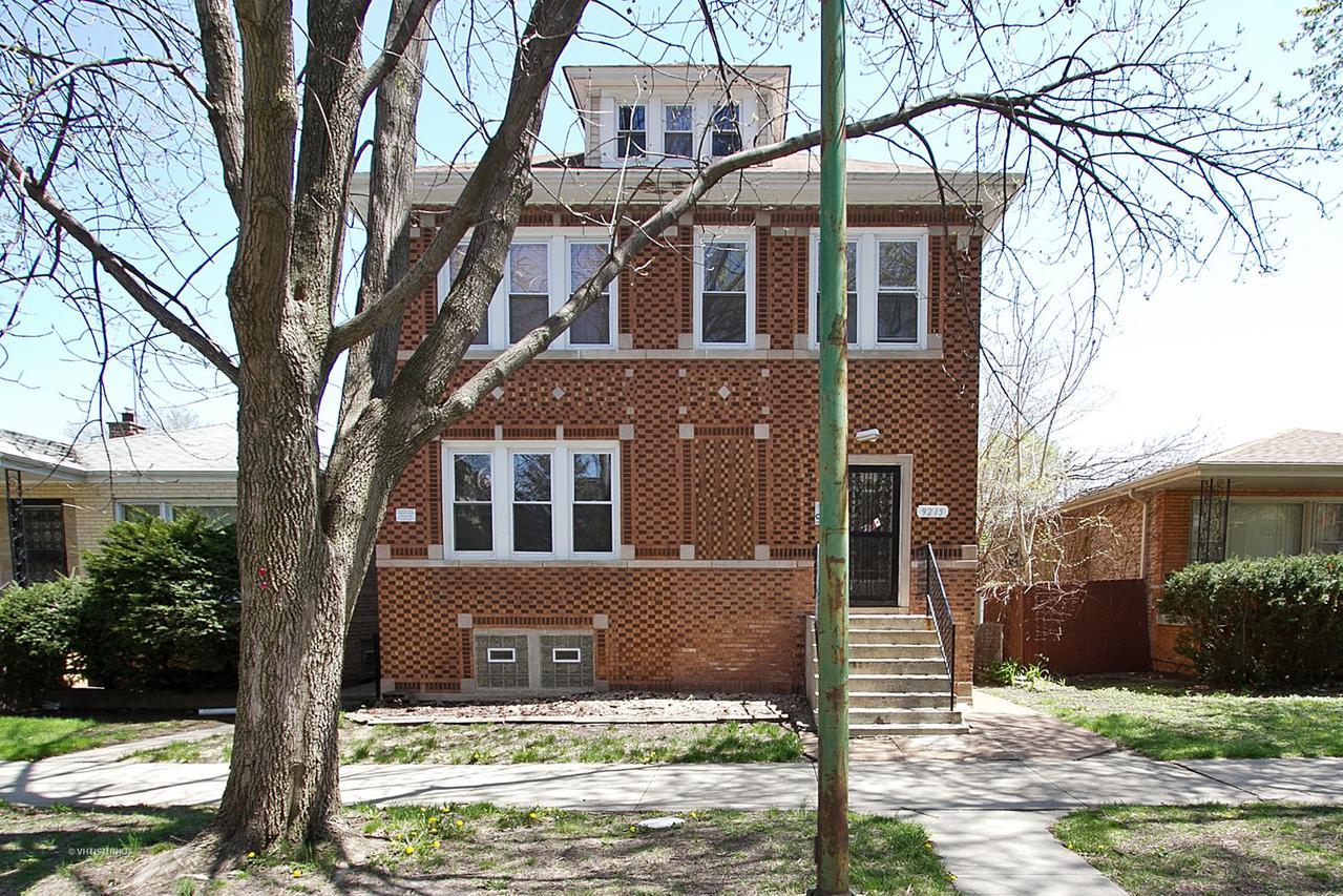 9215 S Kingston Ave., Chicago, IL 60617