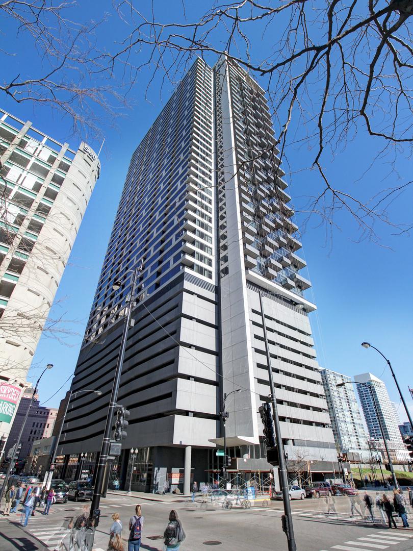 235 W Van Buren St. #1504, Chicago, IL 60605