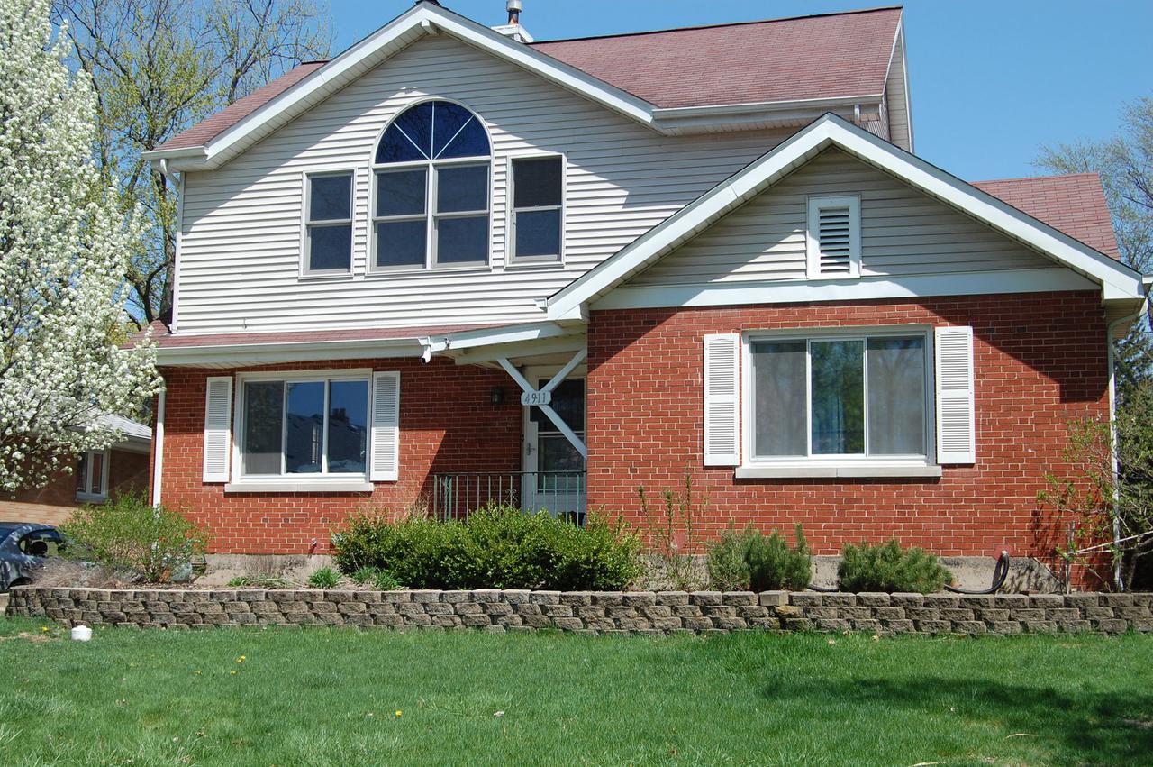 4911 Stanley Ave., Downers Grove, IL 60515