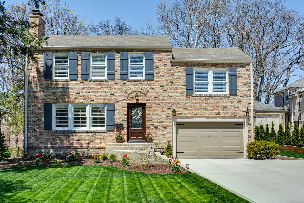 1708 Chapel Ct., Northbrook, IL 60062