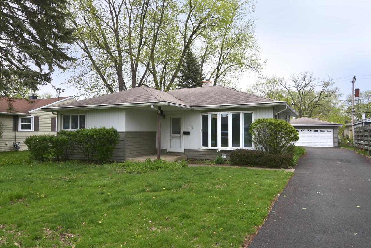 3704 Dove St., Rolling Meadows, IL 60008