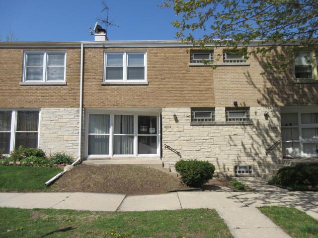 6802 N Rockwell St., Chicago, IL 60645
