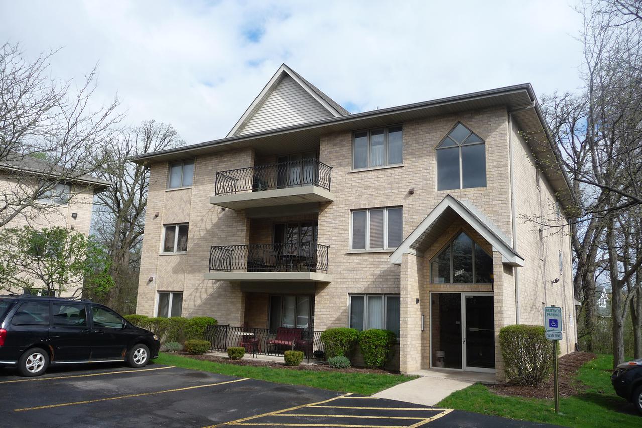 5110 Shadow Creek Dr. #6, Oak Forest, IL 60452