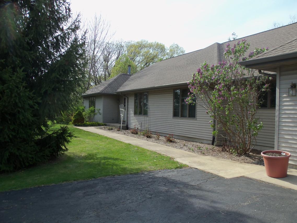 8100 W Norman Rd., Seneca, IL 61360