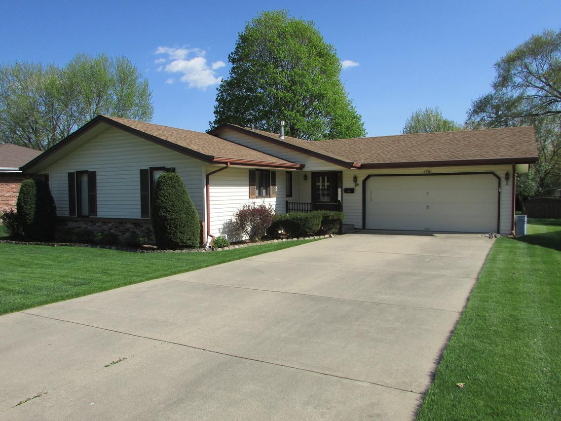 1710 River Bluff Blvd., Rockford, IL 61103