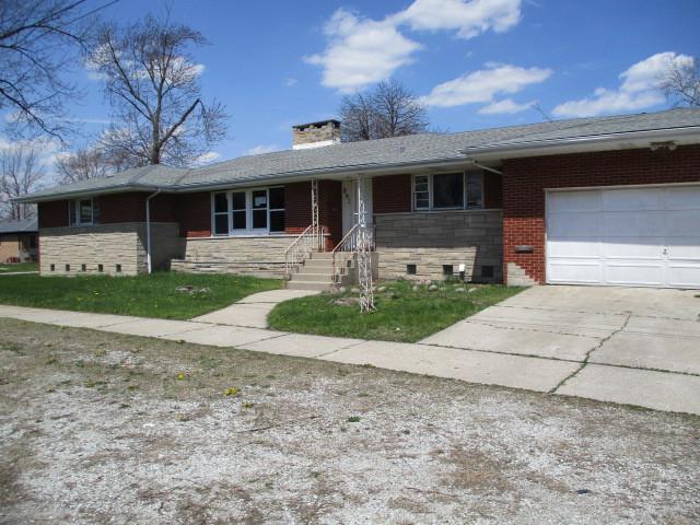 893 Buffalo Ave., Calumet City, IL 60409