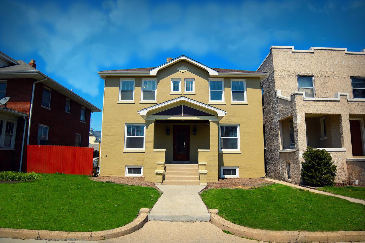 2424 Birdsall St., Blue Island, IL 60406