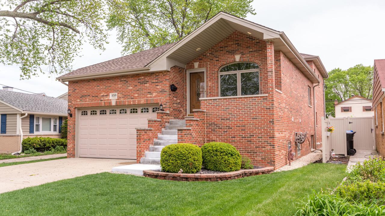 10319 S Millard Ave., Chicago, IL 60655