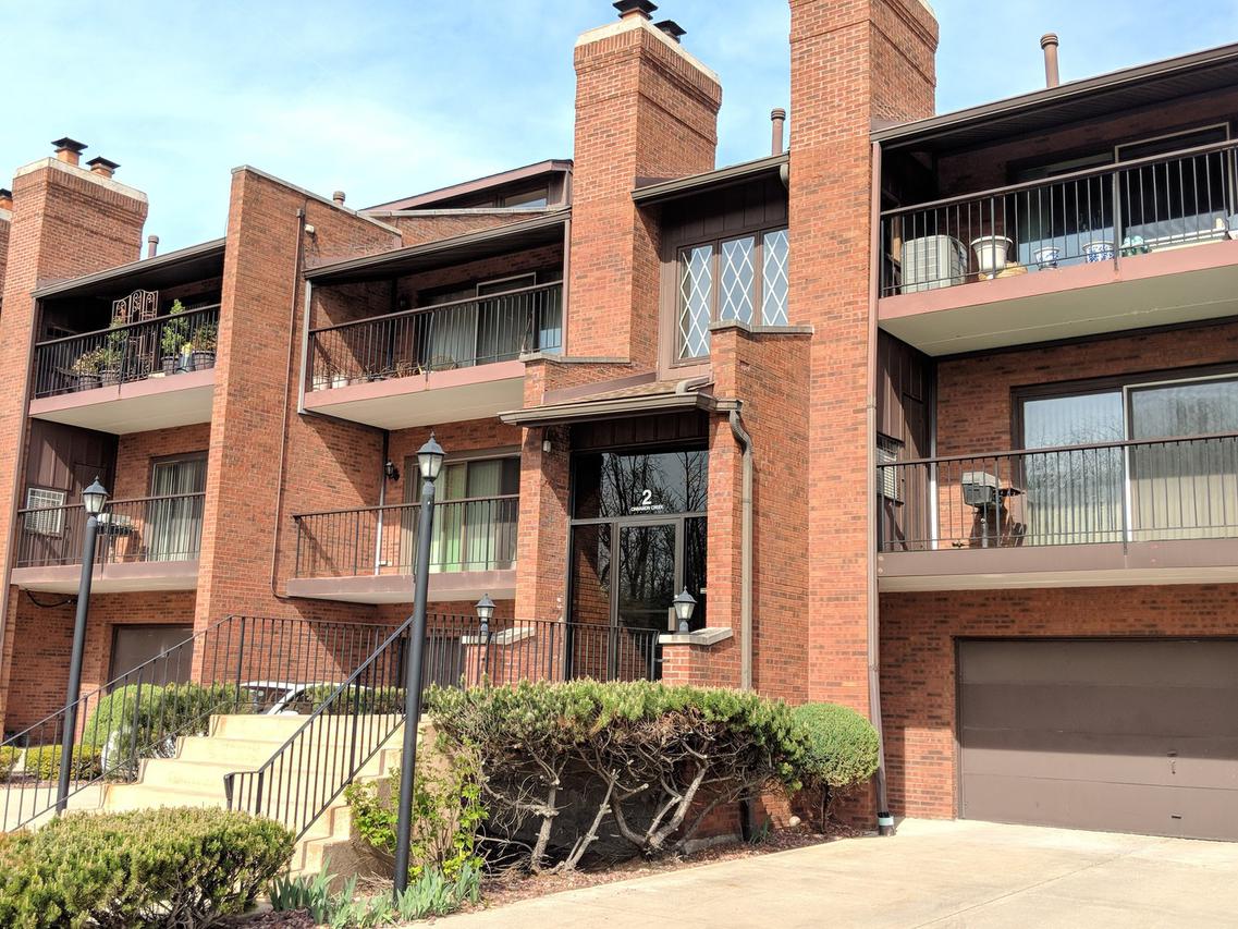 2 Cinnamon Creek Dr. #3N, Palos Hills, IL 60465
