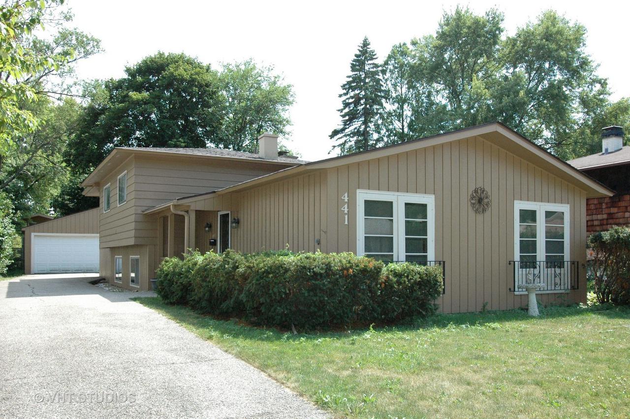 441 E Berry Rd., Barrington, IL 60010