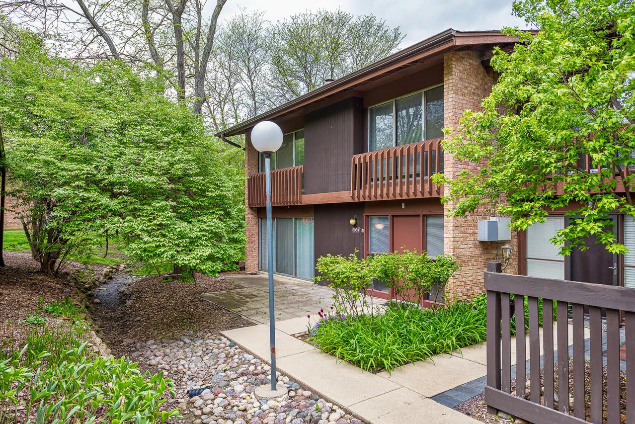 5963 Oakwood Dr. #146-A, Lisle, IL 60532