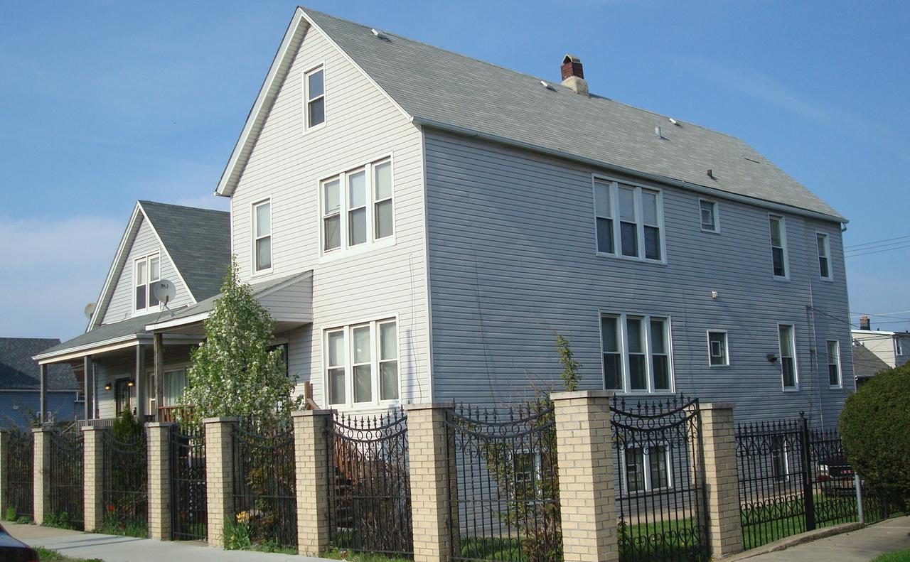 10251 S Ewing Ave., Chicago, IL 60617