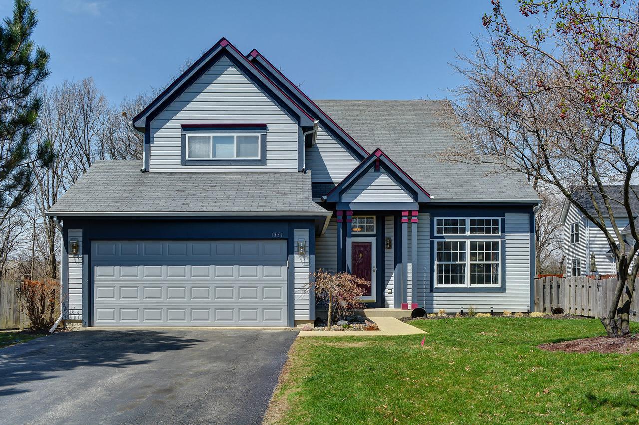 1351 Lily Ct., Grayslake, IL 60030
