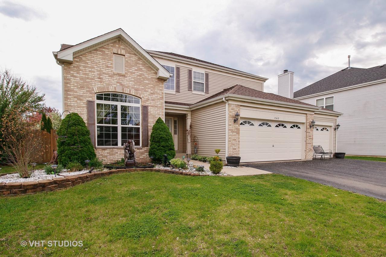 1563 Farmside Ln., Bolingbrook, IL 60490