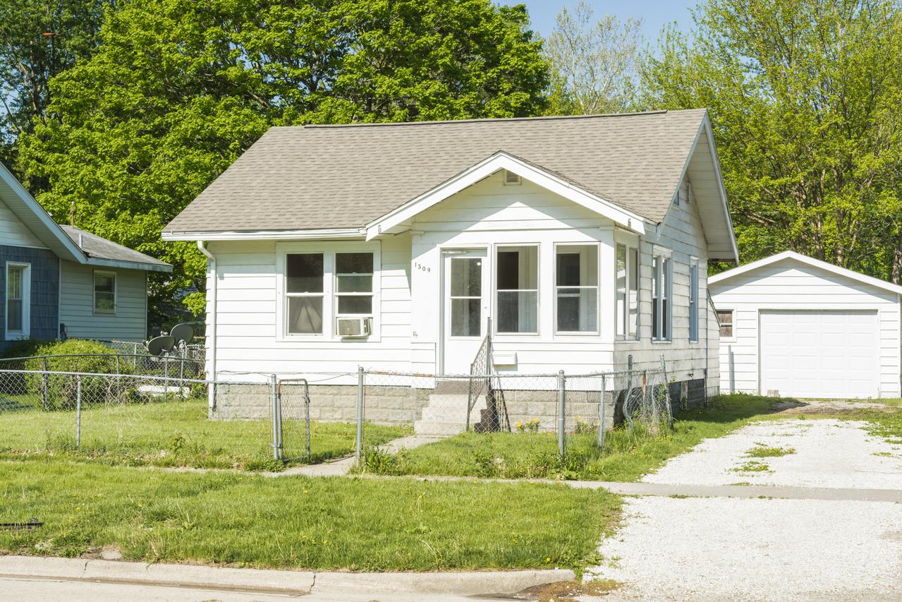 1309 N Champaign St., Champaign, IL 61820