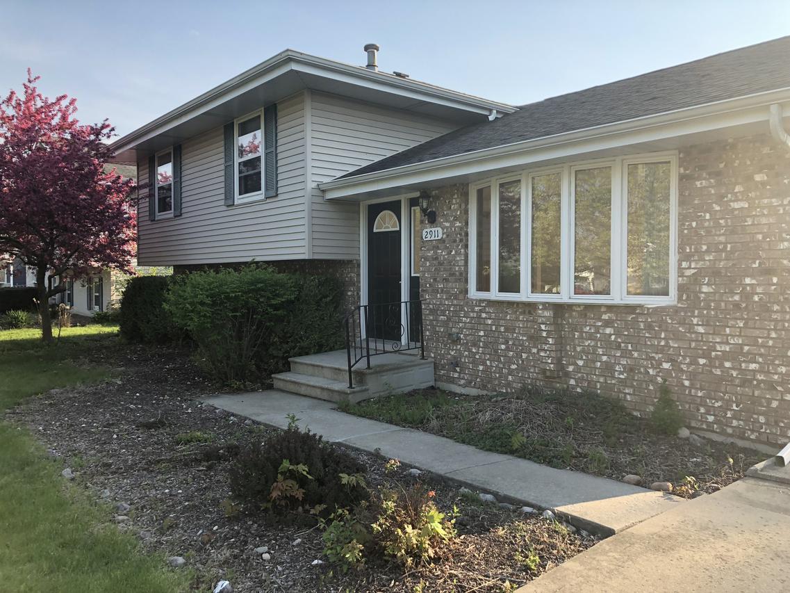 2911 Art Schultz Dr., Plainfield, IL 60586