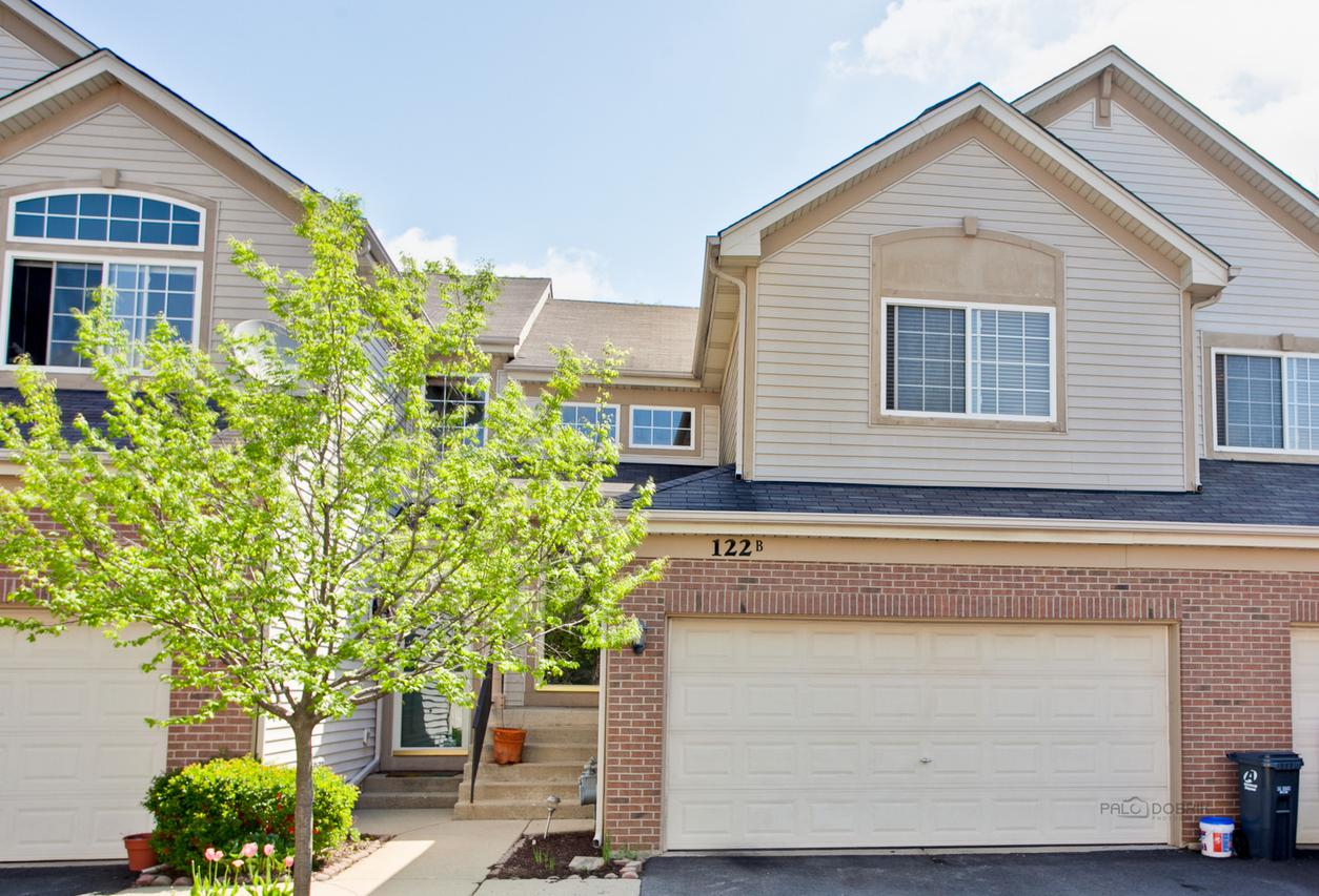 122 Southwicke Dr. #B, Streamwood, IL 60107