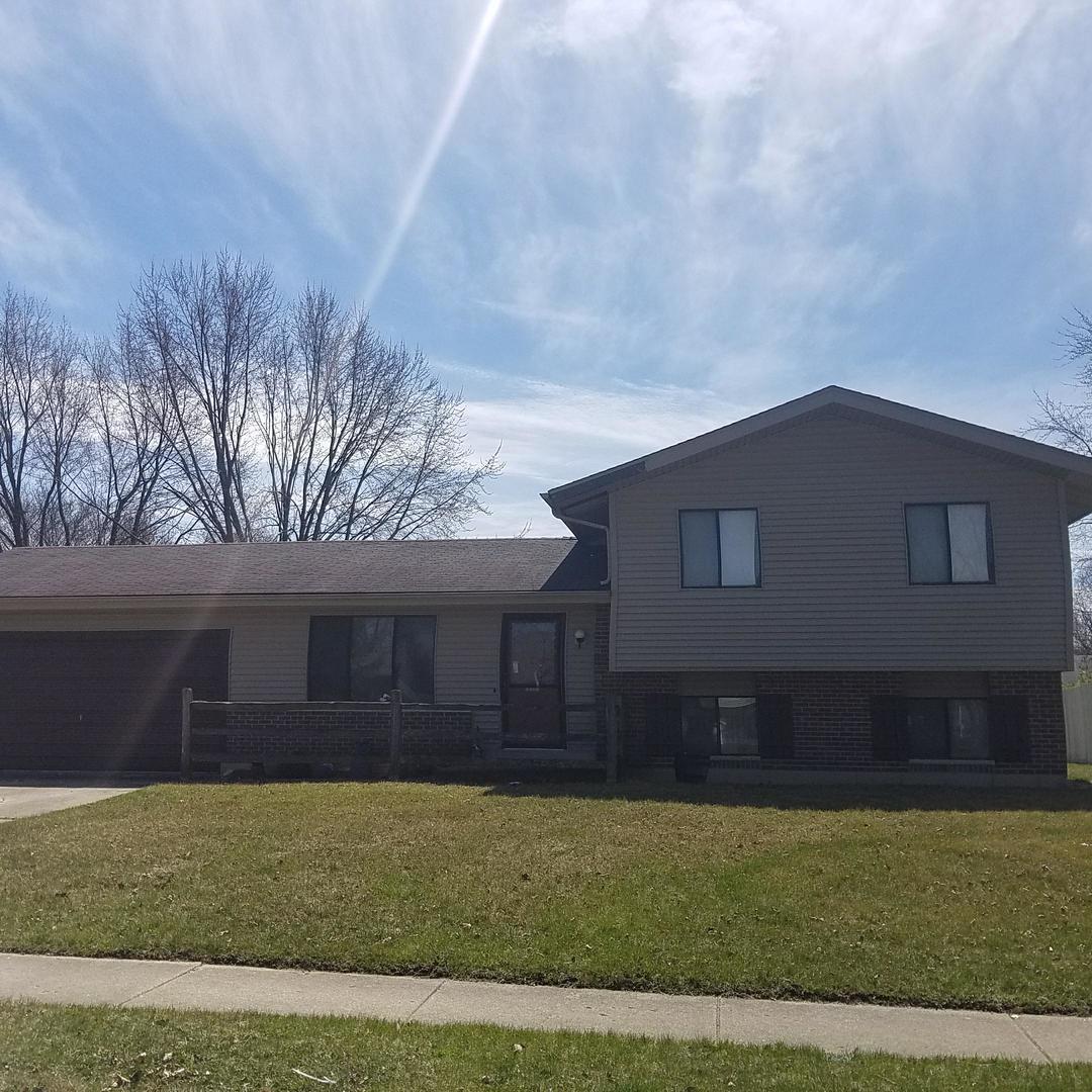 743 Dartmoor Dr., Crystal Lake, IL 60014