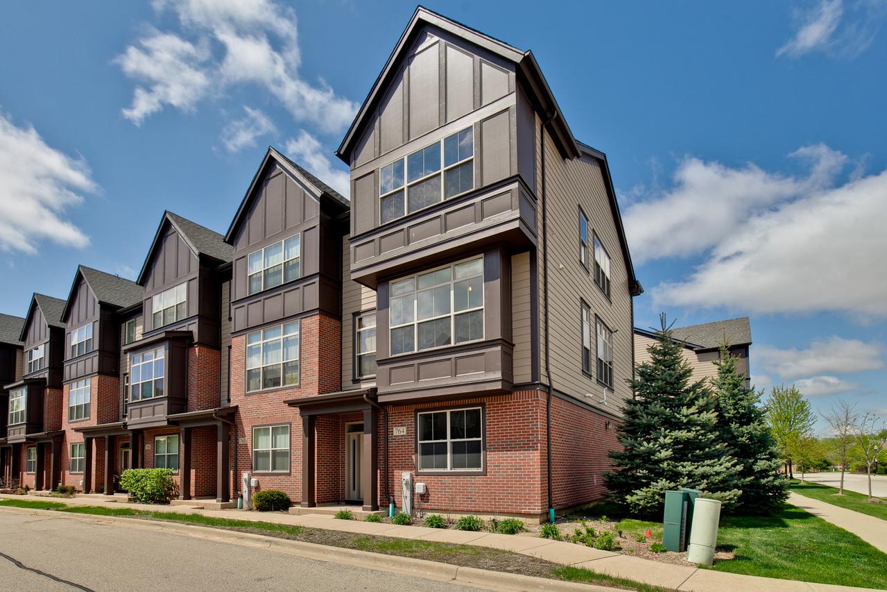 764 Keystone Ln., Vernon Hills, IL 60061