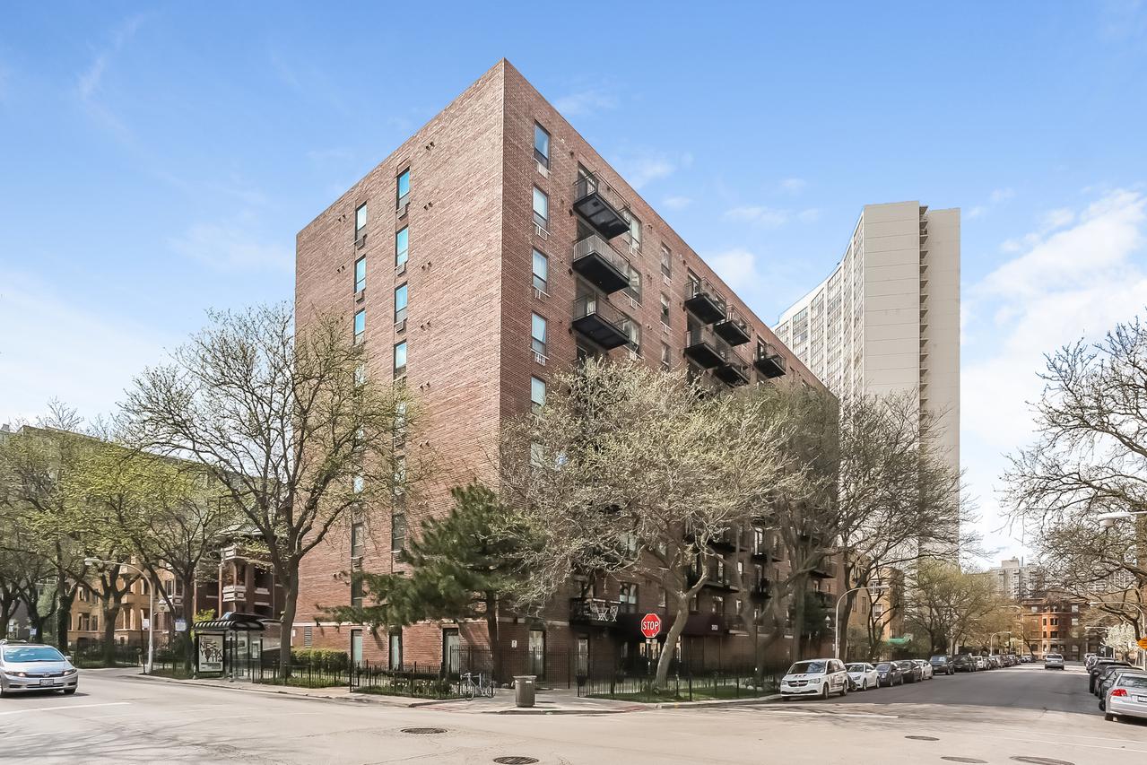 3900 N Pine Grove Ave. #612, Chicago, IL 60613