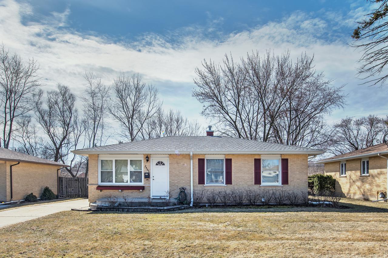 2405 Cedar St., Rolling Meadows, IL 60008