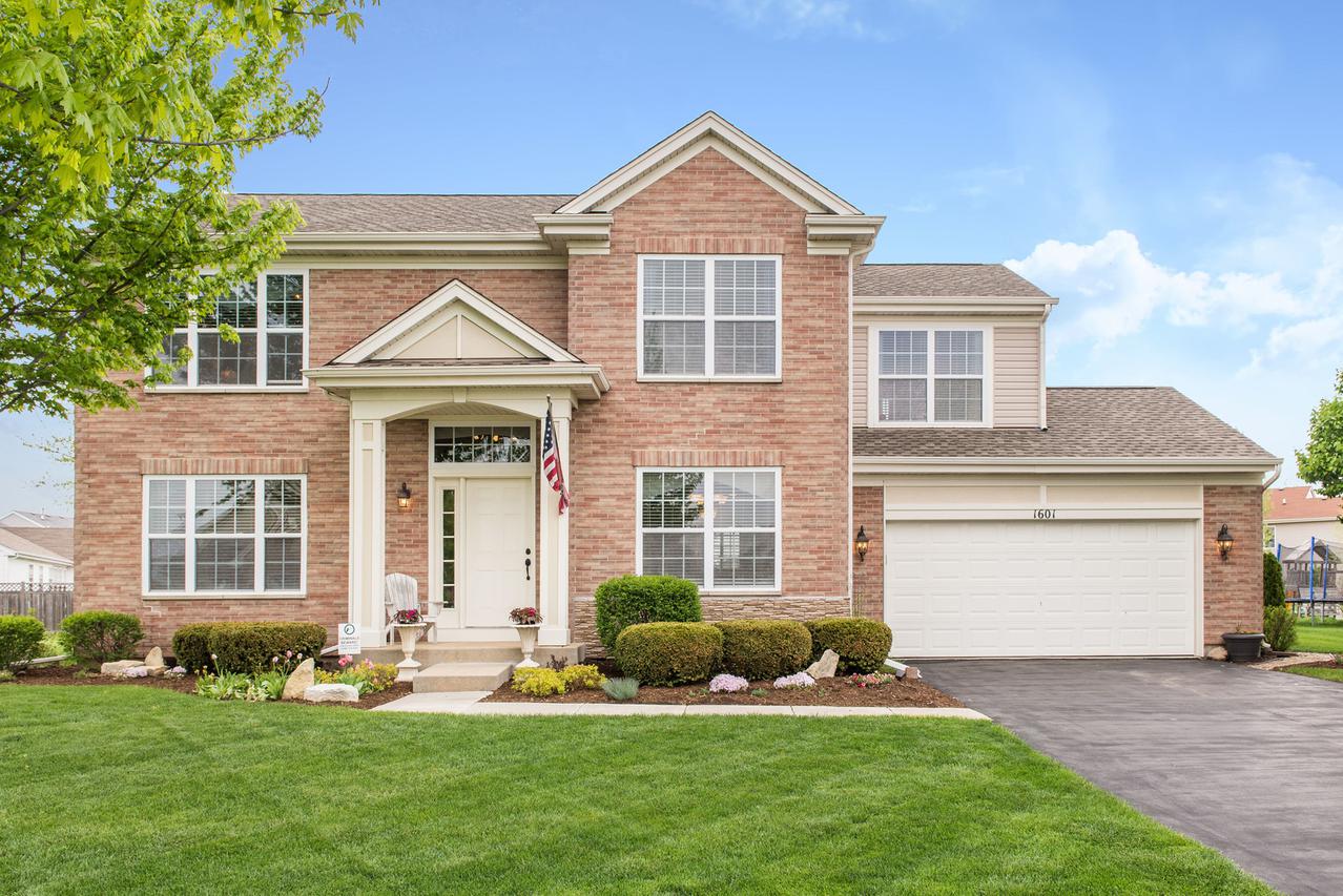 1601 Farmstead Ln., Dekalb, IL 60115