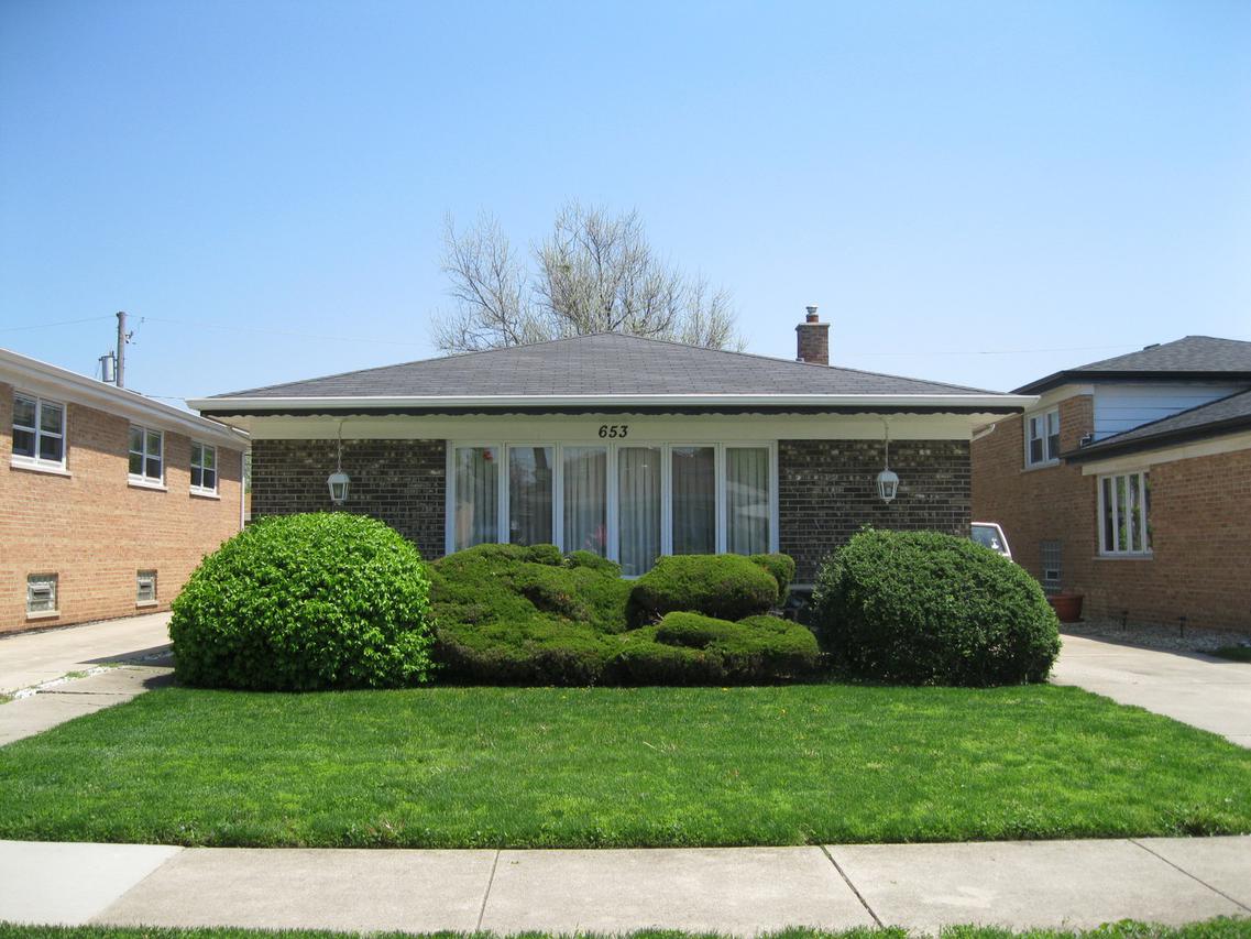 653 Muskegon Ave., Calumet City, IL 60409
