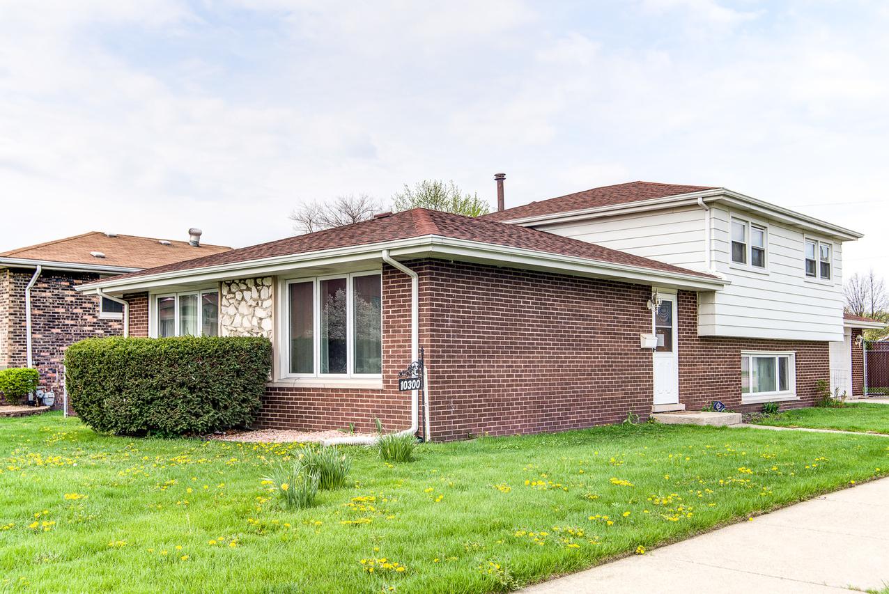 10300 Linus Ln., Oak Lawn, IL 60453