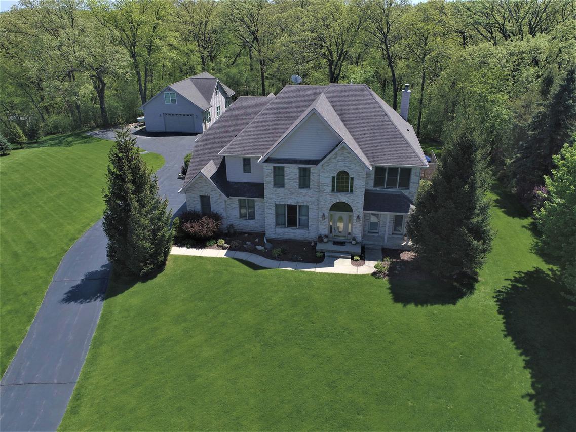1118 Majestic Dr., Mchenry, IL 60051