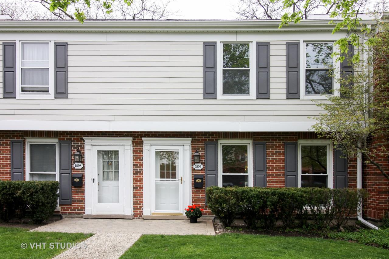 1506 Pebblecreek Dr., Glenview, IL 60025
