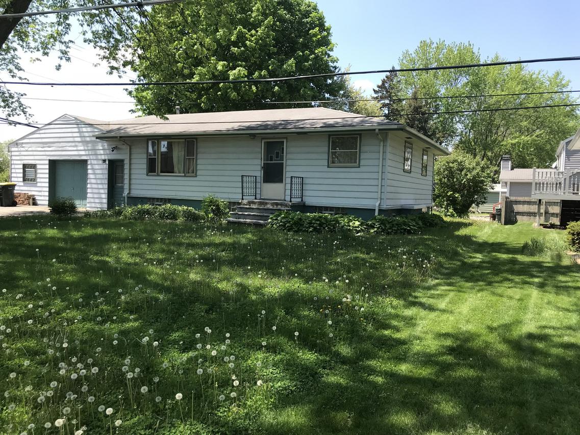 550 Howard Ave., East Dundee, IL 60118