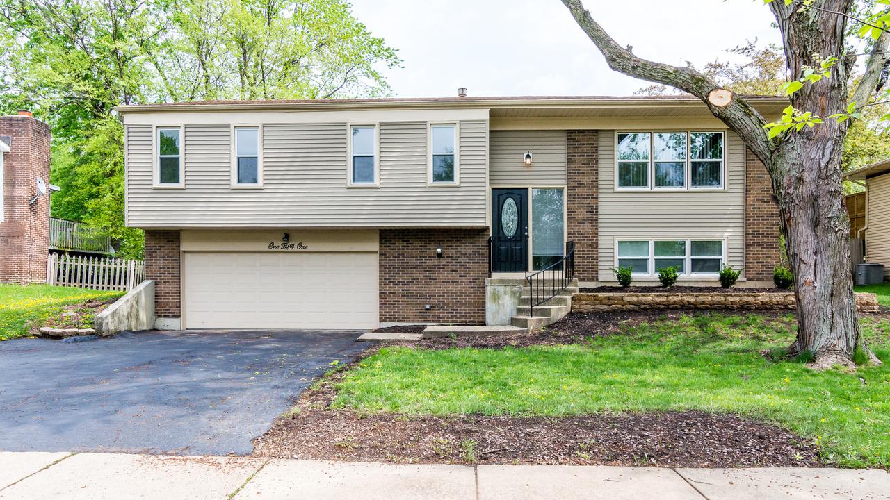 151 Camelot Way, Bolingbrook, IL 60440