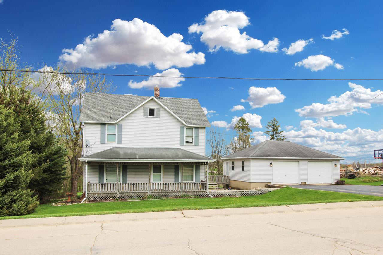 61 N Rock City Rd., German Valley, IL 61039