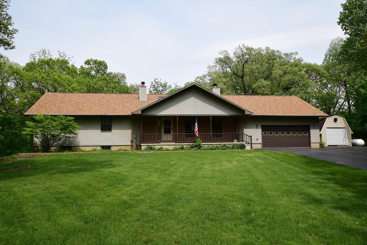 16 Hunter Ct., Putnam, IL 61560