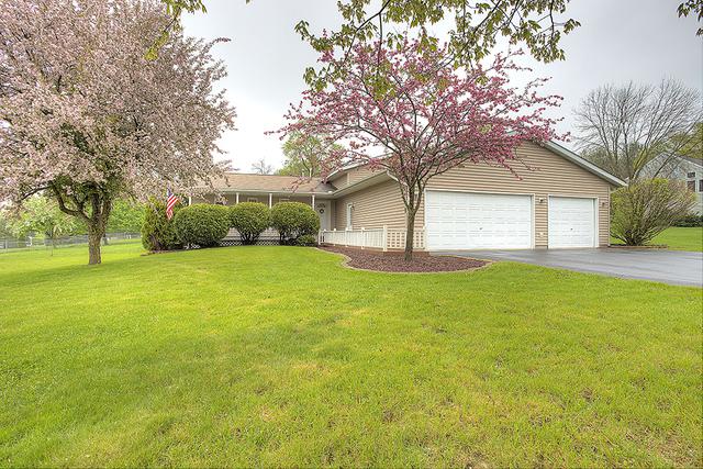11703 Chatt Dr., Roscoe, IL 61073