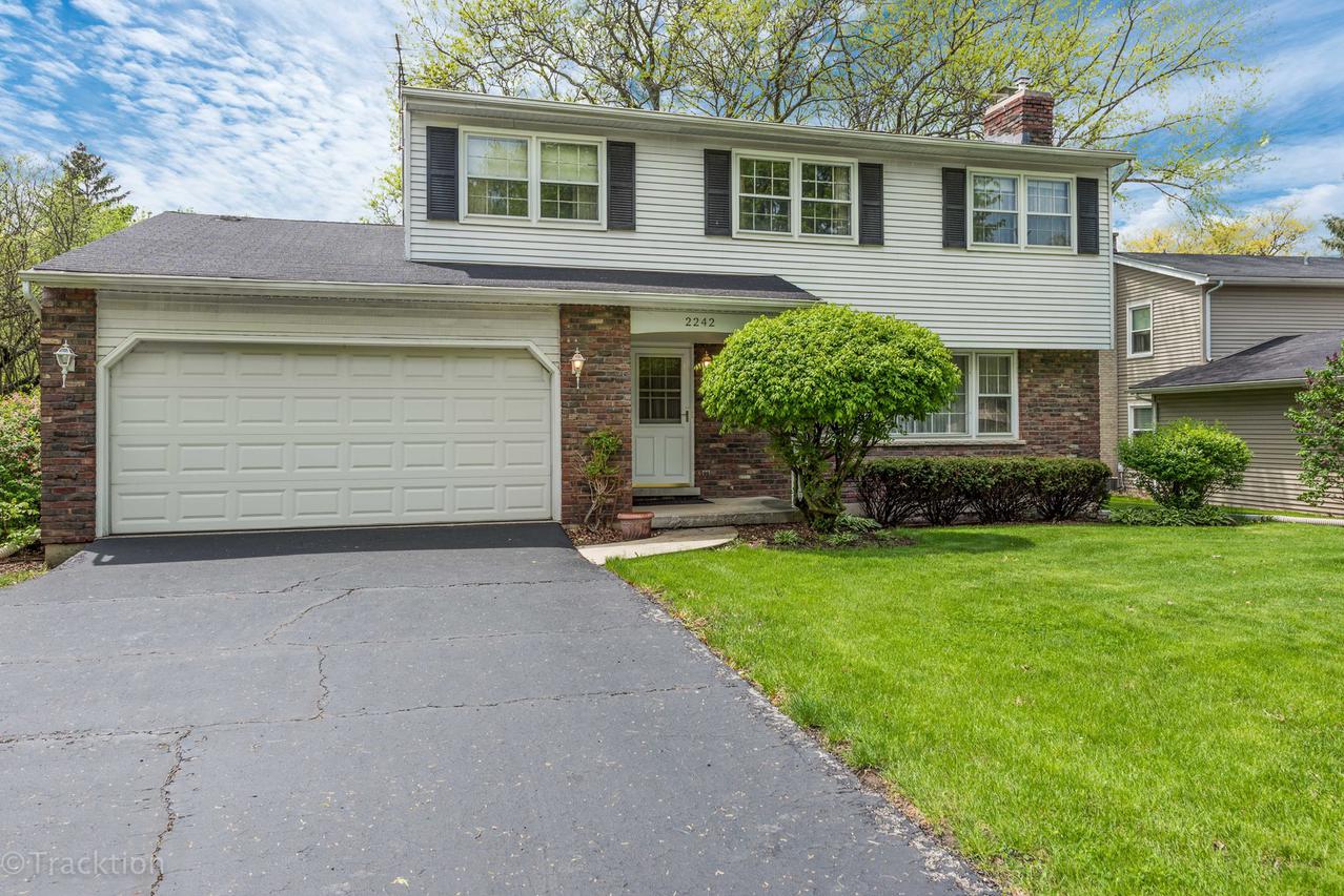 2242 Oxnard Dr., Downers Grove, IL 60516