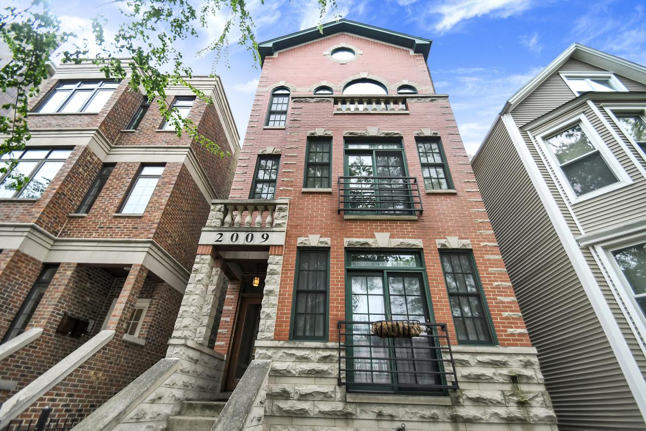 2009 W Addison Ave. #3, Chicago, IL 60618