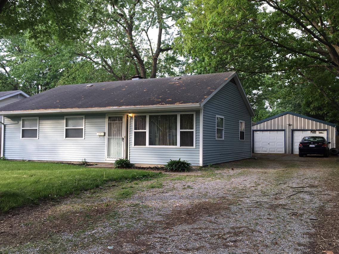 1711 Paula Dr., Champaign, IL 61821