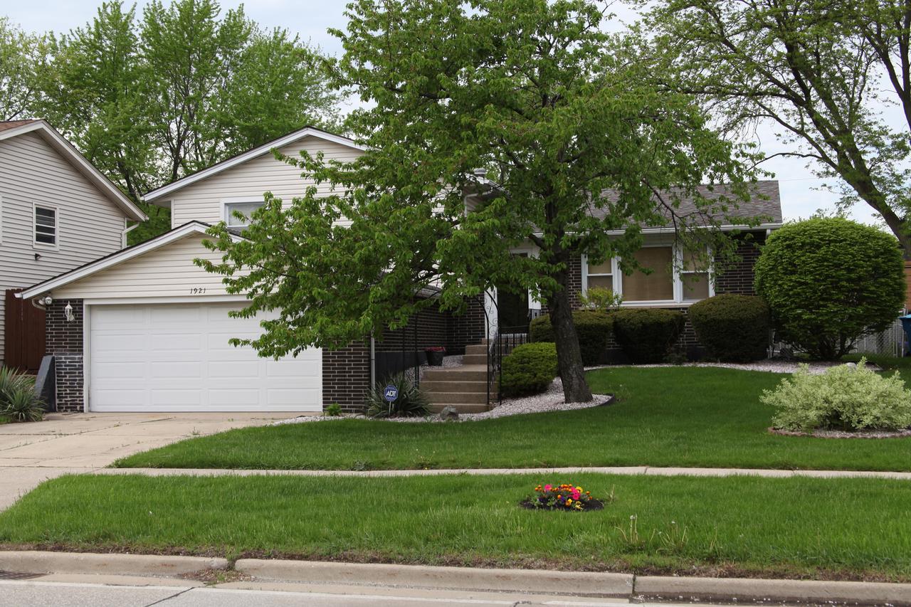 1921 E Sauk Trail, Sauk Village, IL 60411