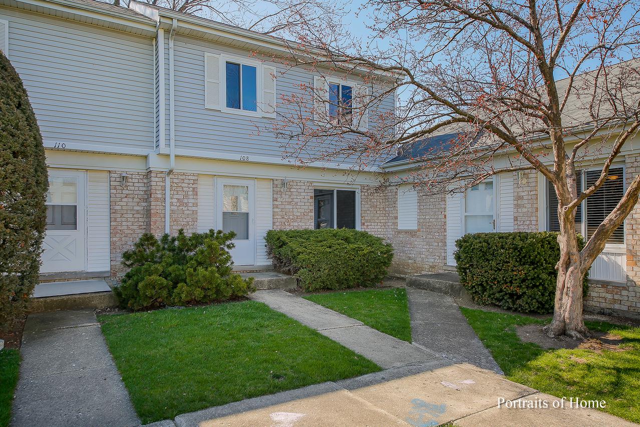108 Pilgrim Ct., Bolingbrook, IL 60440