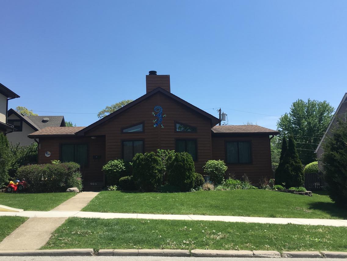 903 Singer Ave., Lemont, IL 60439
