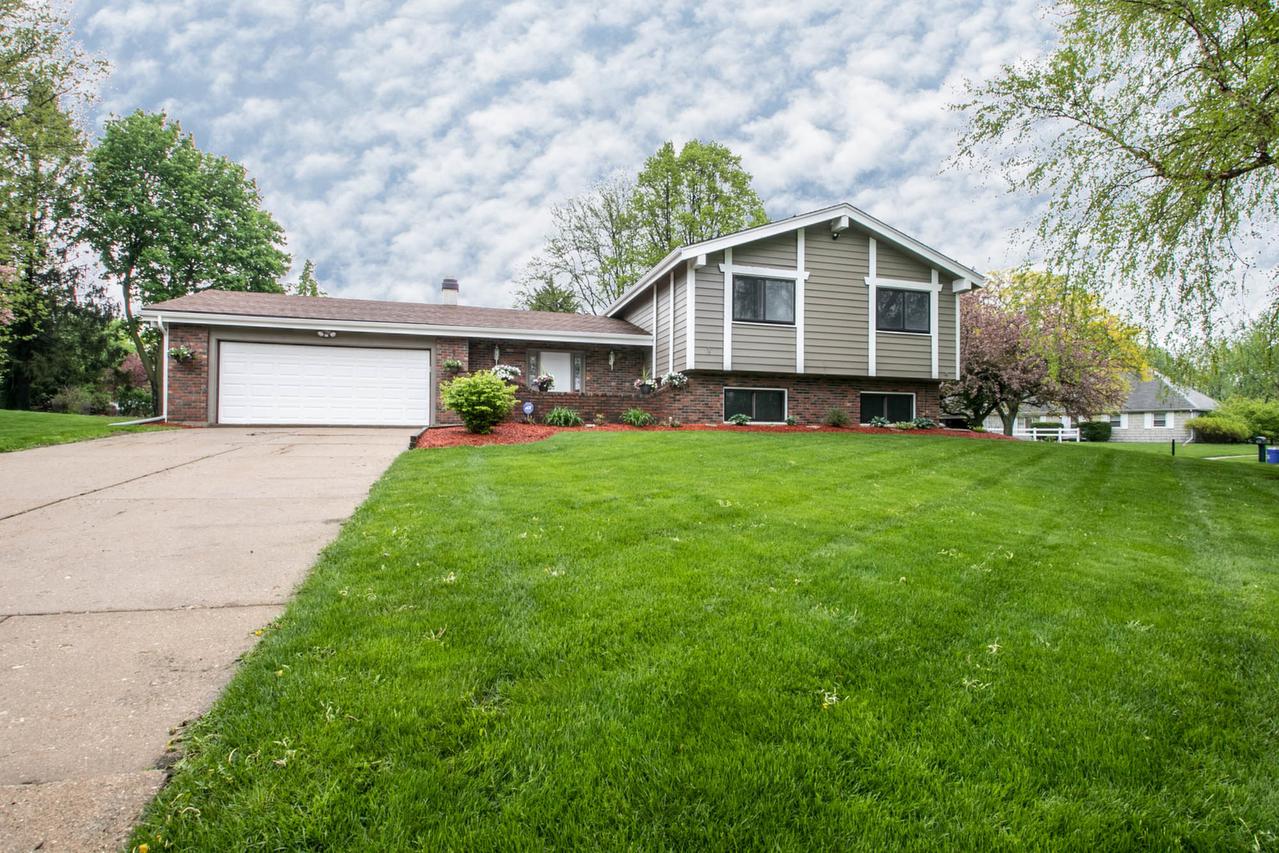 5744 Chadbourne Cir., Rockford, IL 61114