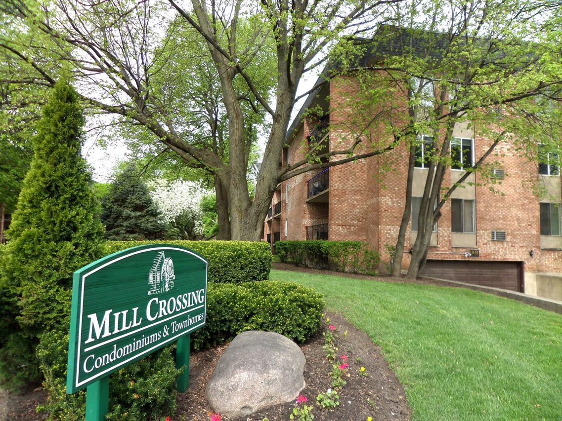 1041 N Mill St. #211, Naperville, IL 60563