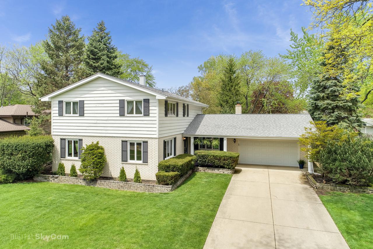 22 Marie Dr., Downers Grove, IL 60516