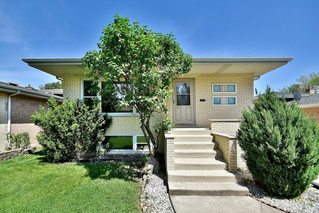 707 Mccarthy St., Lemont, IL 60439
