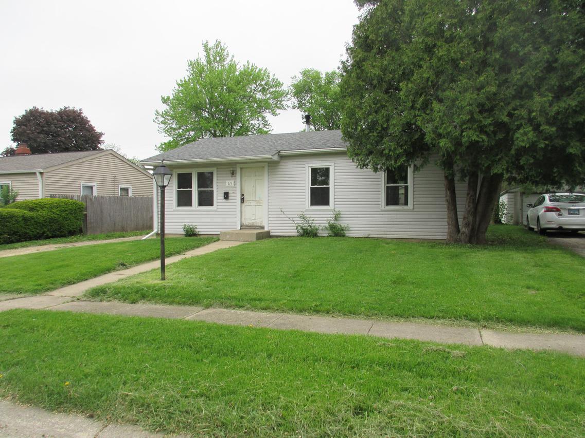 611 Spring Ave., Dekalb, IL 60115