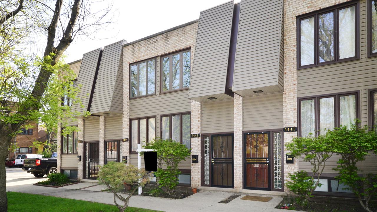 7443 N Ashland Blvd., Chicago, IL 60626