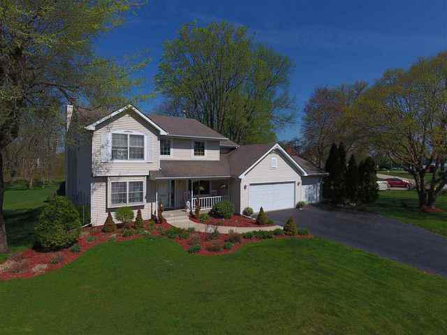 10356 Geneva Dr., Roscoe, IL 61073