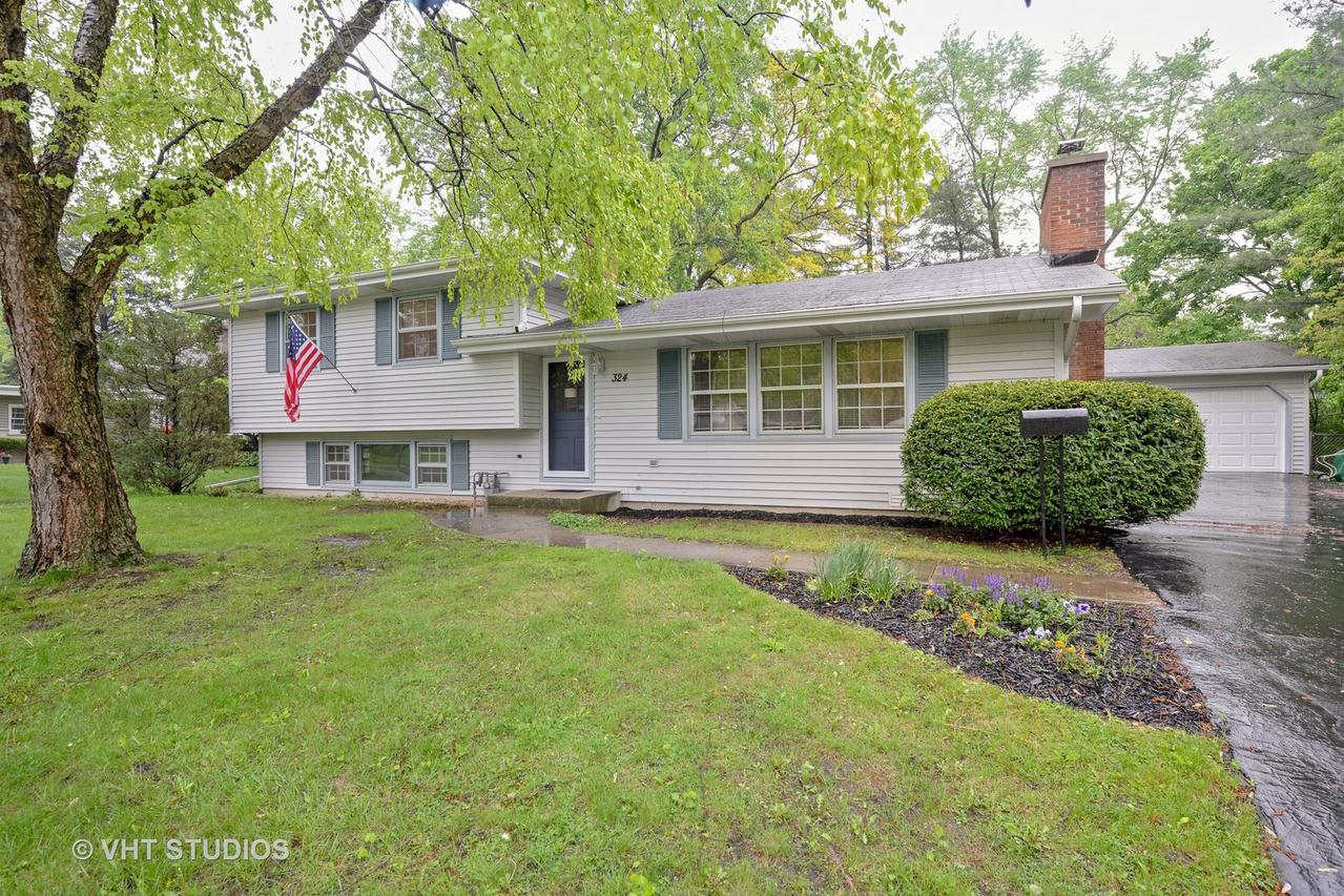 324 Tamarack Ave., Naperville, IL 60540