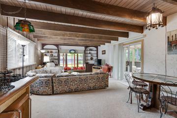1008 Beau Brummel Dr., Sleepy Hollow, IL 60118